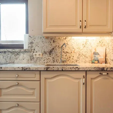 Aschbach アパート キッツビュール